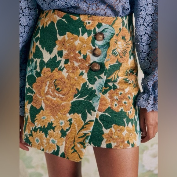 Sezane Dresses & Skirts - SOLD EUC Sézane Peter Skirt in Garden Flowers Size 4/36
